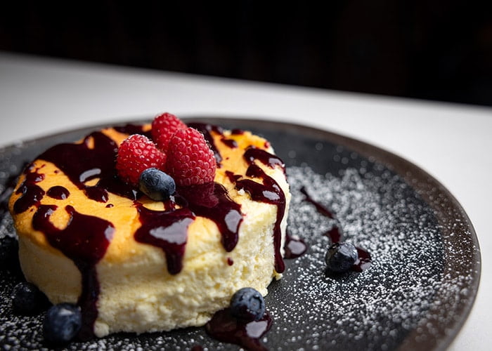 Japanese-Cheesecake-wberries